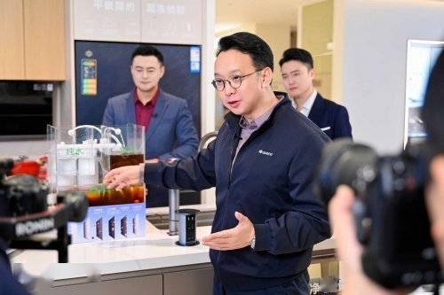 维权不止步要还市场一片清朗!j9平台格力朱磊深度访谈:(图4) 维权不止步要还市场一片清朗!j9平台格力朱磊深度访谈:(图4)